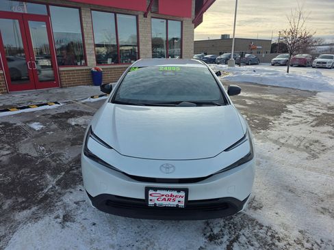 Used 2024 Toyota Prius LE image 2