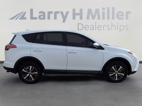 Used 2018 Toyota RAV4 XLE image 6