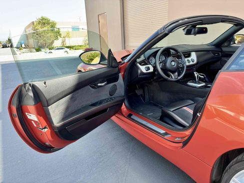 Used 2014 BMW Z4 sDrive35is RWD image 34