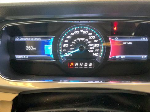 Used 2016 Ford Taurus SEL w/ Equipment Group 201A FWD image 12