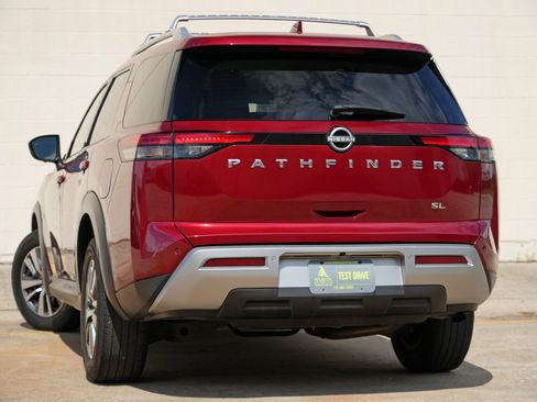 Used 2023 Nissan Pathfinder SL FWD image 5