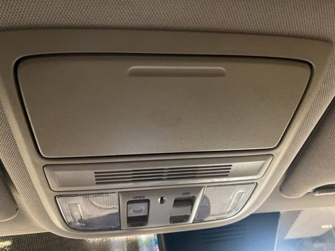 Used 2018 Honda Accord EX image 17