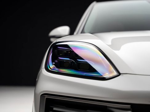 Used 2025 Porsche Cayenne Turbo image 8