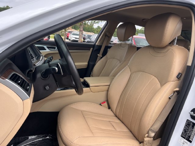 Used 2018 Genesis G80 3.8 RWD image 11