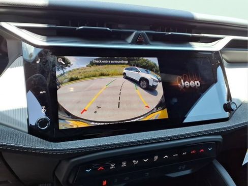 New 2026 Jeep Cherokee Laredo AWD/4WD image 24