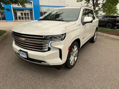 Used 2024 Chevrolet Tahoe High Country AWD/4WD image 9