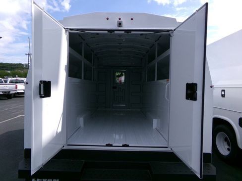 New 2027 Ford E-350 and Econoline 350 Super Duty w/ Power Equipment Group RWD image 9