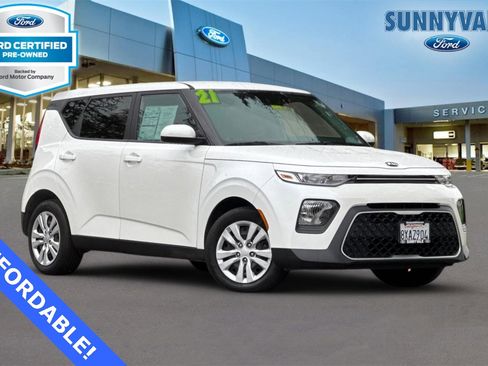 Used 2021 Kia Soul LX image 1