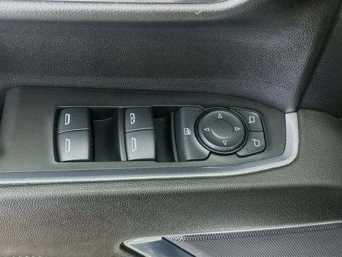 Used 2024 GMC Sierra 1500 Elevation image 15