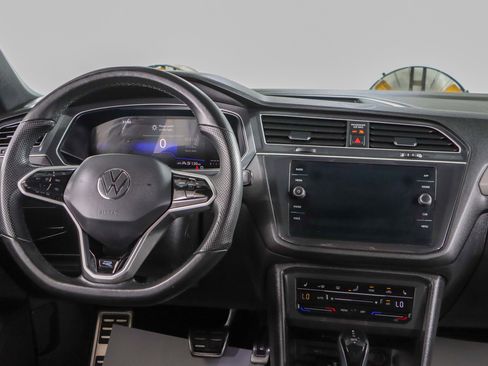 Used 2024 Volkswagen Tiguan SE R-Line FWD image 17