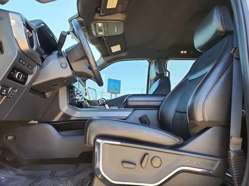 Used 2024 Ford F150 Lariat w/ FX4 Off-Road Package image 11