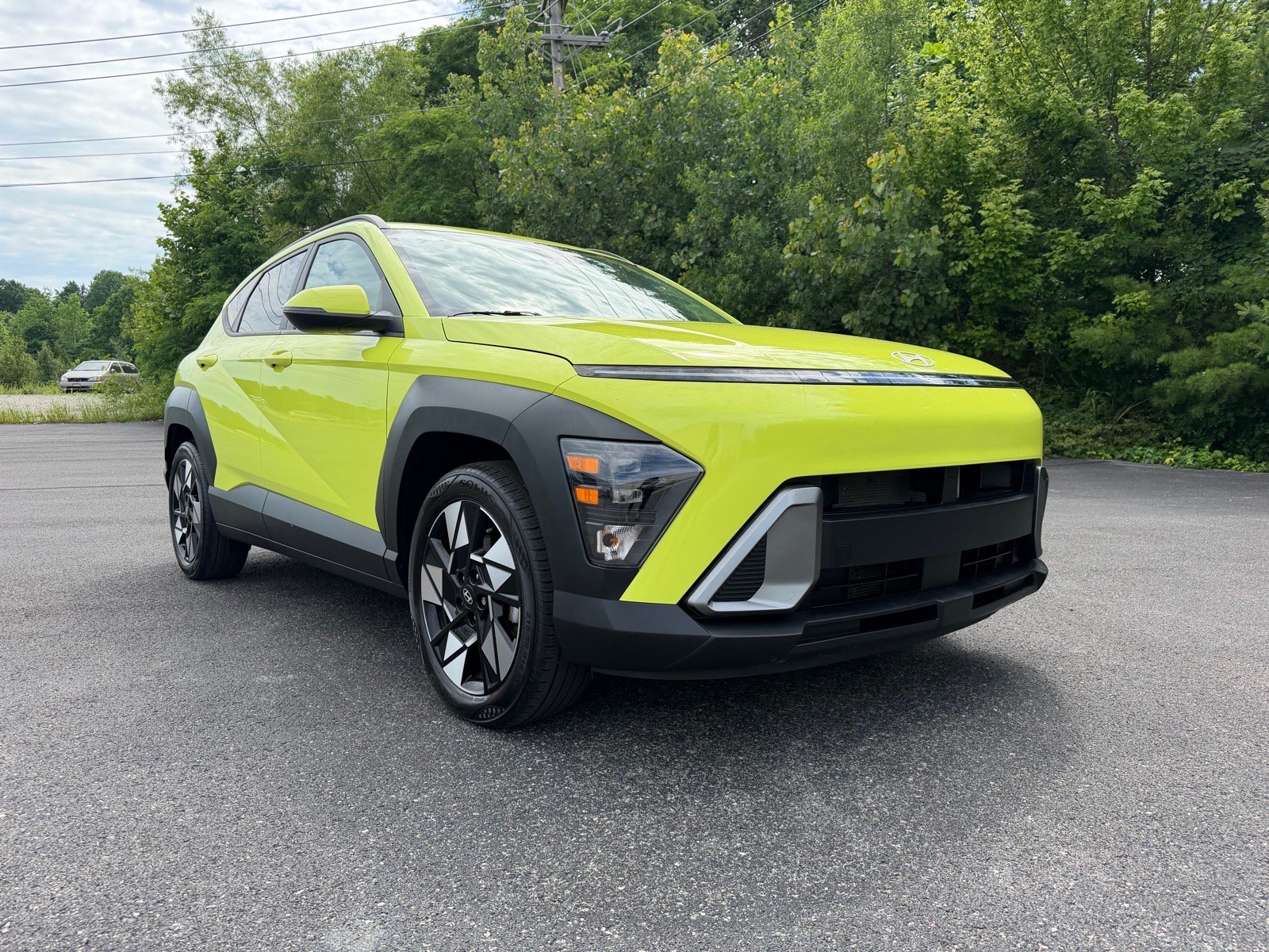 Used 2024 Hyundai Kona SEL w/ Convenience Package FWD image 3