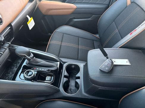 New 2026 GMC Canyon AT4 image 19