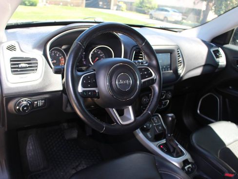 Used 2020 Jeep Compass Latitude w/ Popular Equipment Group AWD/4WD image 15