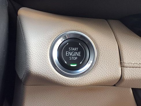 Used 2022 Buick Envision Essence w/ Safety Package FWD image 13