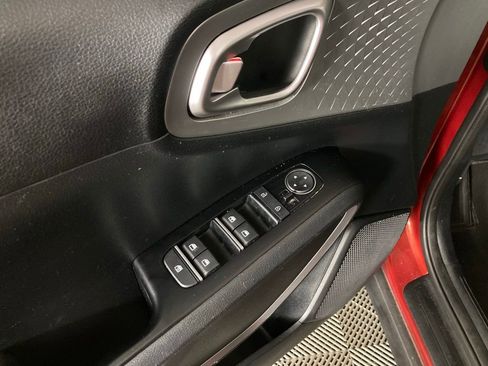 Certified 2021 Kia Soul LX image 11