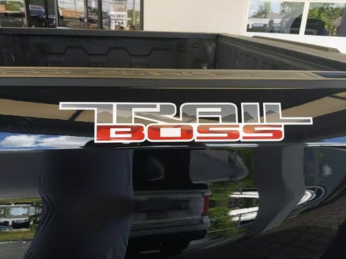 Used 2021 Chevrolet Silverado 1500 LT Trail Boss w/ Convenience Package II AWD/4WD image 11