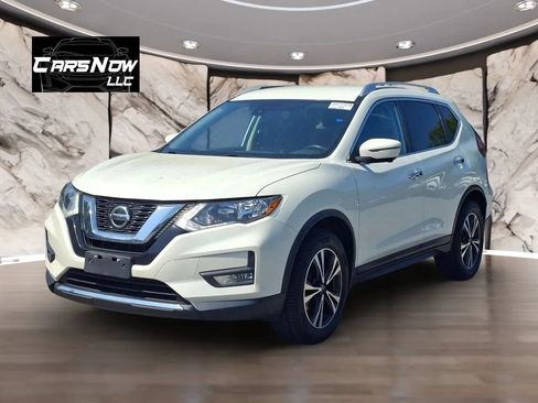 Used 2019 Nissan Rogue SV w/ Premium Package AWD/4WD image 3