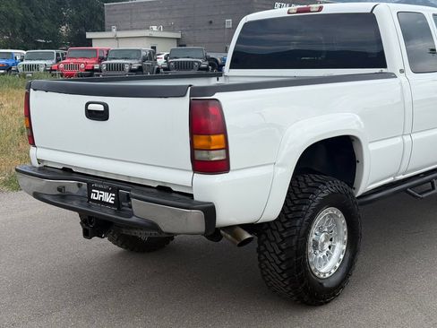 Used 2002 Chevrolet Silverado 2500 LT w/ Off-Road Skid Plate Pkg AWD/4WD image 10