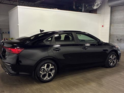 Used 2021 Kia Forte LXS FWD image 6