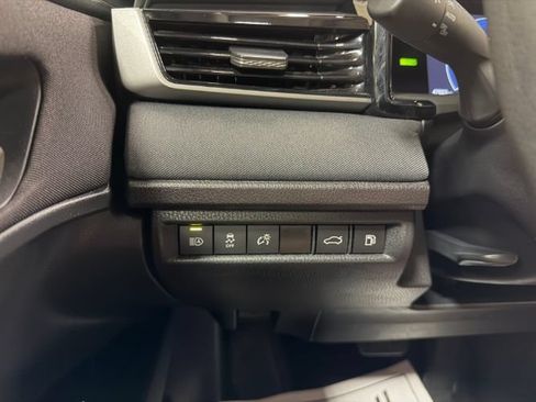 Used 2025 Toyota Camry LE FWD image 21