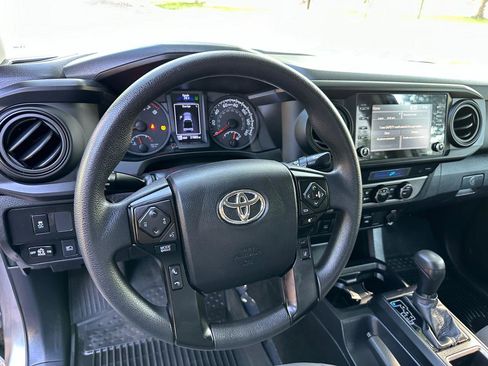 Used 2022 Toyota Tacoma SR AWD/4WD image 16