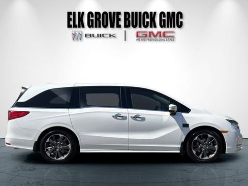 Used 2023 Honda Odyssey Elite image 3