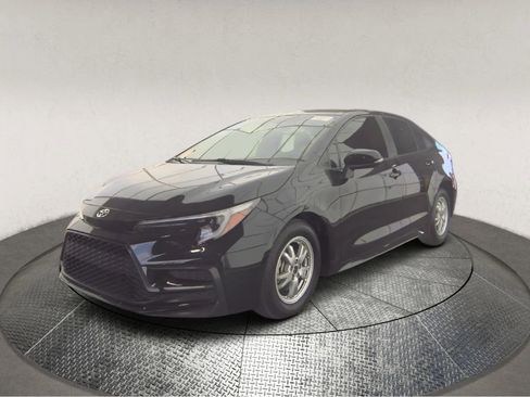 Used 2023 Toyota Corolla SE FWD image 3
