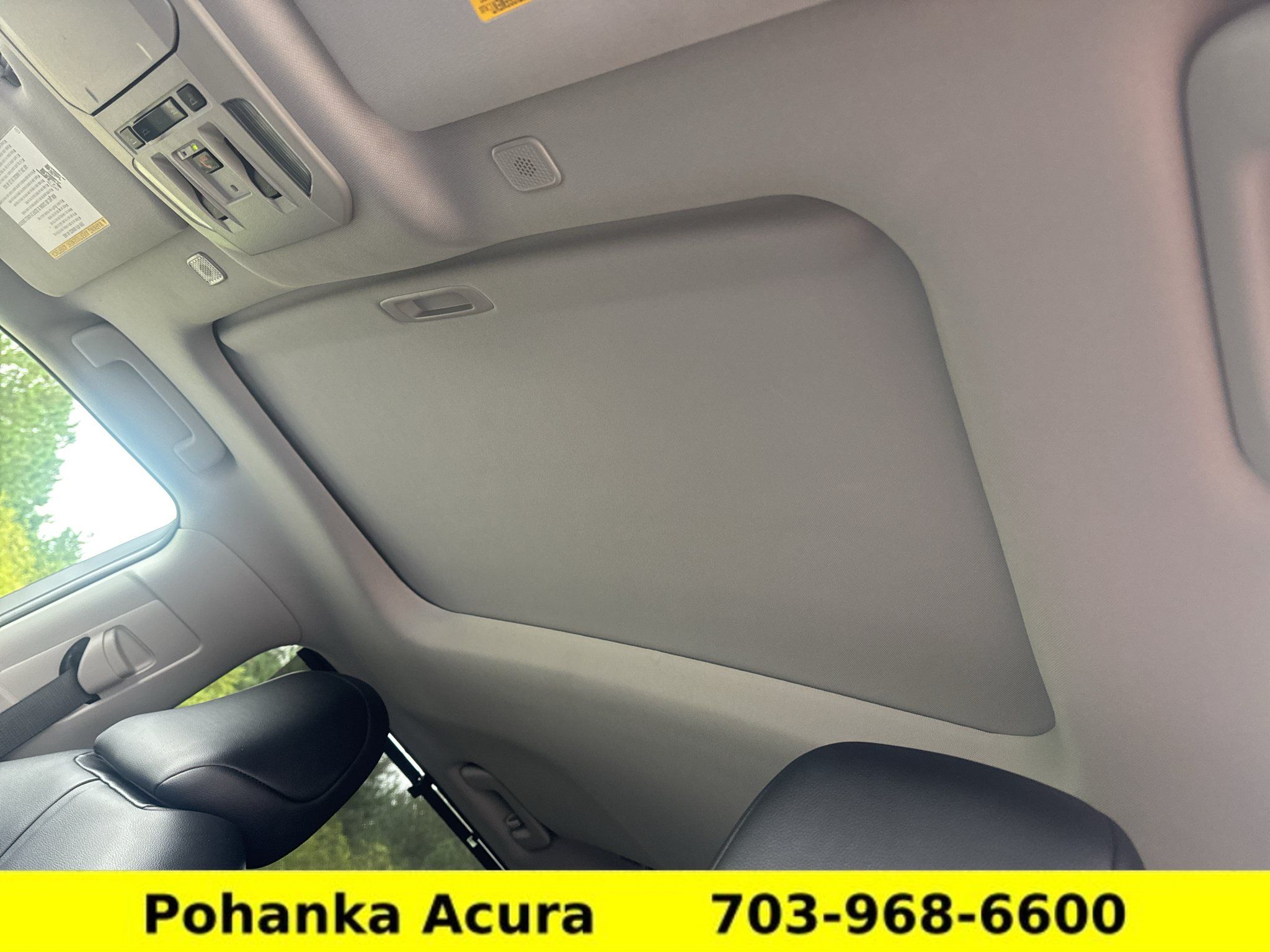 Used 2024 Toyota Highlander XLE AWD/4WD image 21