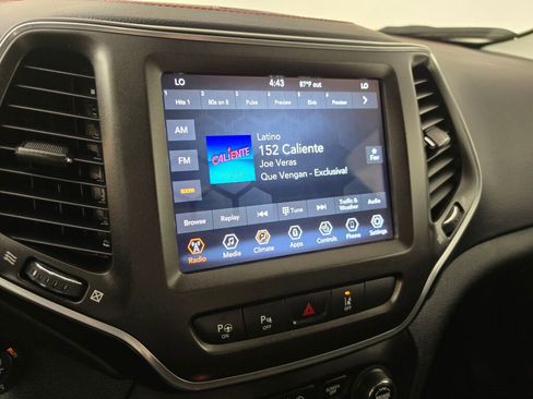 Used 2021 Jeep Cherokee Trailhawk w/ Technology Group image 28