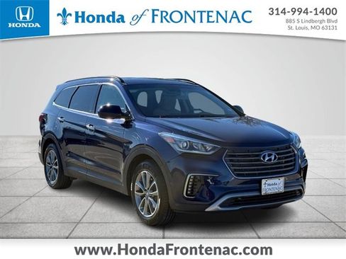 Used 2017 Hyundai Santa Fe SE image 1