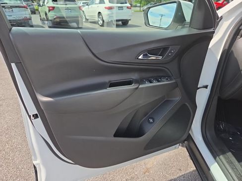 Used 2021 Chevrolet Equinox LT AWD/4WD image 11