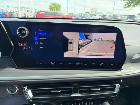 New 2026 Chevrolet Traverse LT w/ Enhanced Driving Package FWD image 30