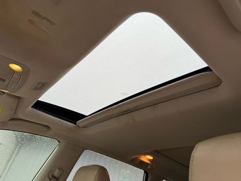 Used 2018 Nissan Pathfinder Platinum image 11