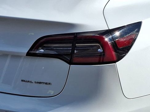 Used 2018 Tesla Model 3 Long Range image 12