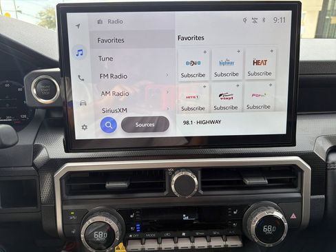 Used 2025 Toyota 4Runner Limited image 31