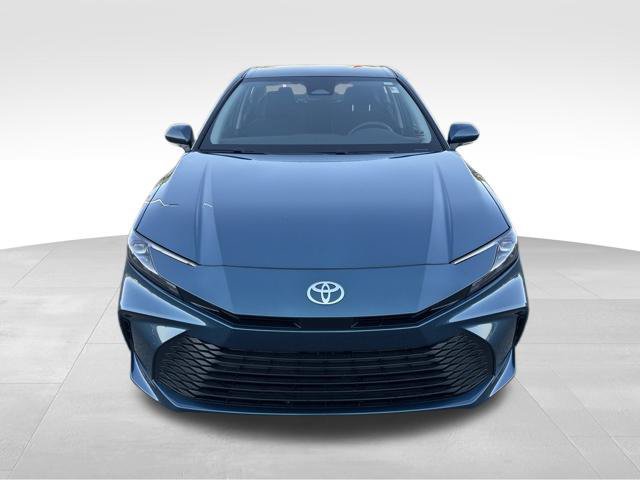 Used 2025 Toyota Camry LE FWD image 8