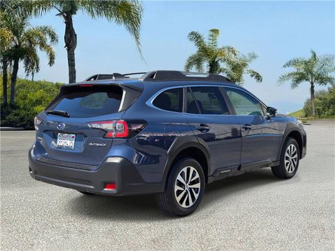 Used 2025 Subaru Outback Premium AWD/4WD image 4