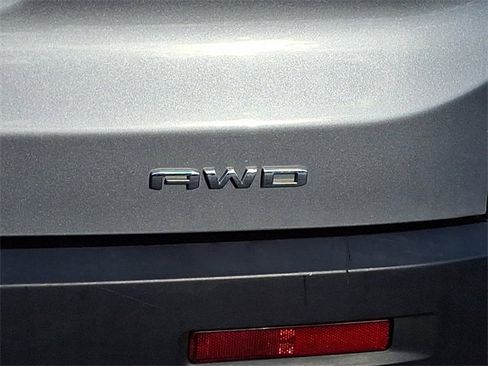 Used 2023 GMC Acadia SLE w/ Driver Convenience Package image 31