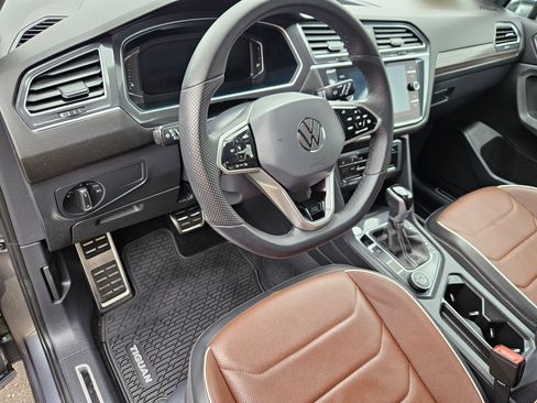 Used 2024 Volkswagen Tiguan SEL R-Line AWD/4WD image 12