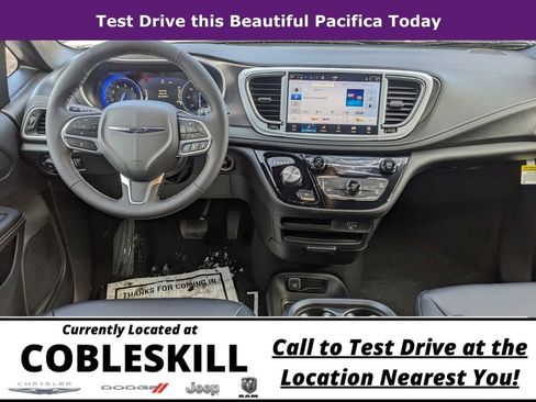 New 2026 Chrysler Pacifica Select image 10