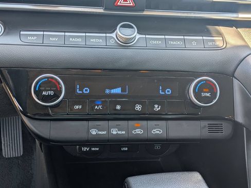 Certified 2024 Hyundai Elantra SEL FWD image 23