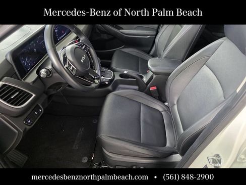 Used 2024 Kia Seltos EX AWD/4WD image 9
