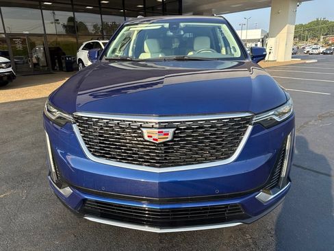 Used 2025 Cadillac XT6 Premium Luxury w/ LPO, Floor Liner Package AWD/4WD image 8