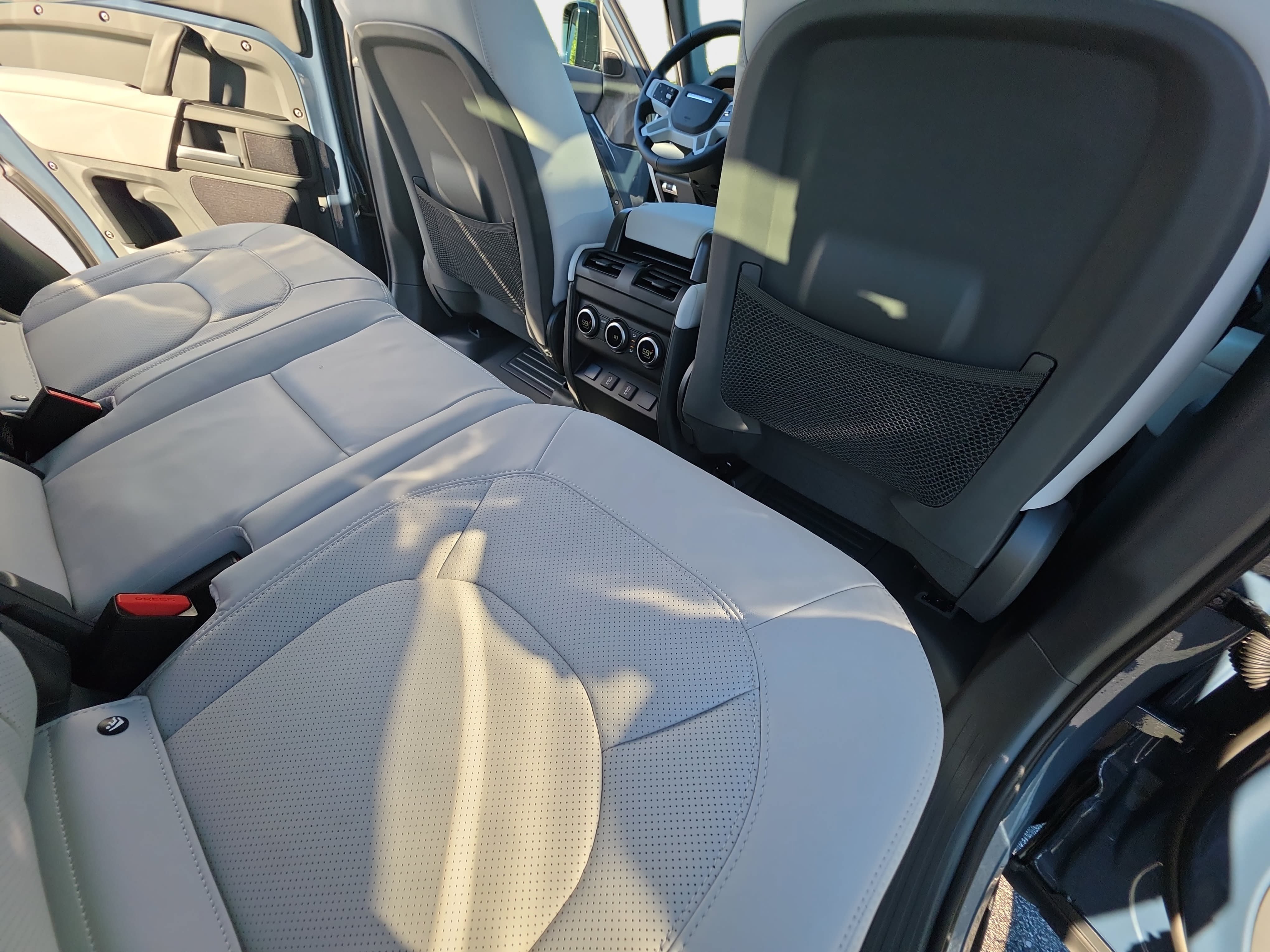 New 2026 Land Rover Defender 110 X-Dynamic SE AWD/4WD image 11