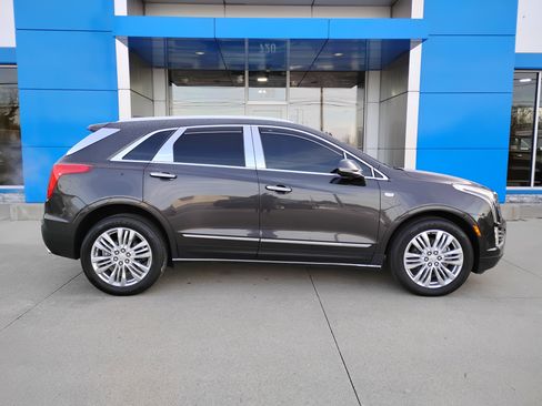 Used 2019 Cadillac XT5 Premium Luxury w/ Driver Assist Package image 34