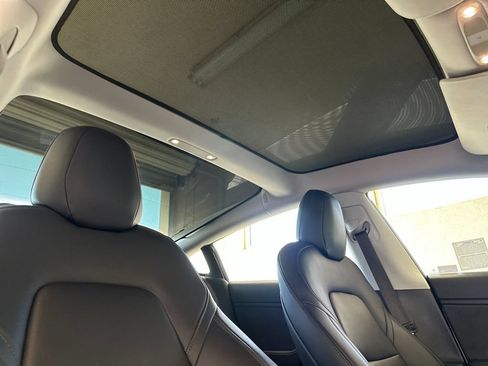 Used 2018 Tesla Model 3 Long Range RWD image 15