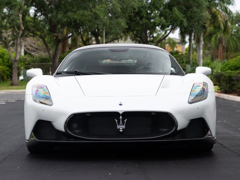 Used 2022 Maserati MC20 Coupe RWD image 1