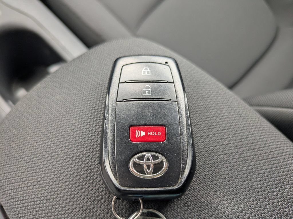 Used 2023 Toyota Corolla Cross LE AWD/4WD image 27