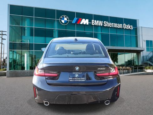 Used 2026 BMW 330i Sedan w/ M Sport Package RWD image 5